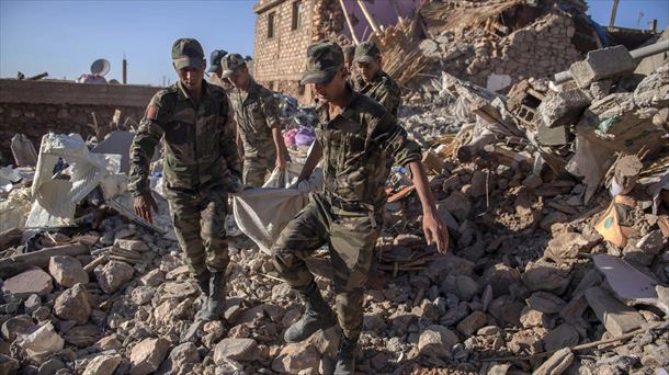 Los muertos en el terremoto de Marruecos superan las 2000 personas, mientras siguen las labores de rescate