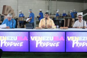 Maduro aprobó la exoneración de impuestos a compañías de telecomunicaciones y alta tecnología para la importación de insumos para “el desarrollo” (+Video)