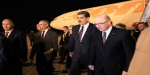 Maduro aterriza en Argelia tras visita de casi una semana a China