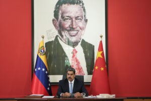 Maduro calificó gira por China como “intensa y productiva”
