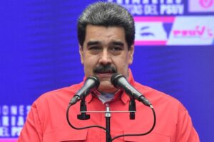 Maduro dice que el levantamiento de las sanciones "aceleraría la recuperación"