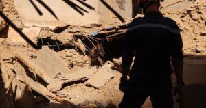 Marruecos: continúa la búsqueda de supervivientes tras el terremoto que dejó más de 2.100 muertos