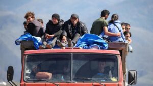 Más de 100.000 personas han abandonado ya el Alto Karabaj, el 83% de su población, según Armenia