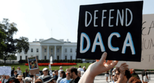 México expresa su "gran preocupación" por el fallo en EE.UU. que declara ilegal el DACA
