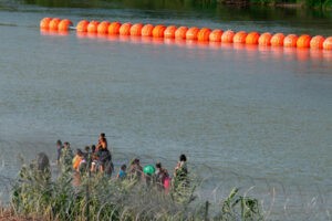 México urge retiro definitivo de boyas en río fronterizo con EEUU