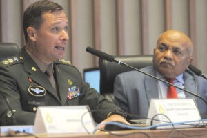Militares se retiran de la política en Brasil y buscan contener los daños