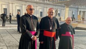 Monseñor Diego Padrón ya está en el Vaticano para ser investido como cardenal