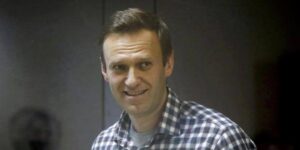 Navalni, puesto en aislamiento durante un año tras la ratificación de su condena