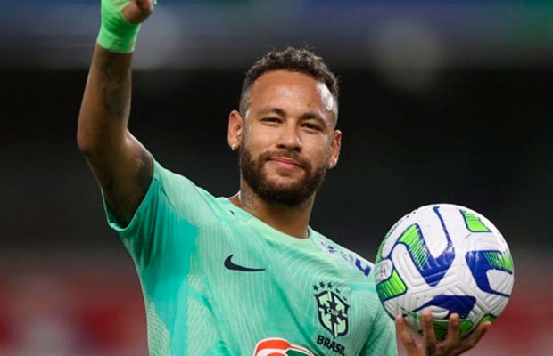 Neymar dice que le dará mucho orgullo superar la marca goleadora de Pelé