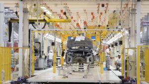 Nissan retrasará producción en planta de México por robo