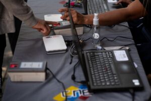 Padrino López anunció movilización de máquinas del CNE para una jornada del Registro Electoral en los próximos días