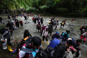 Panamá y Costa Rica evaluarán medidas «pragmáticas» para enfrentar crisis migratoria