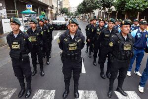 Perú desplegó sus equipos de inteligencia para vigilar la frontera y evitar el ingreso del "Niño Guerrero" - AlbertoNews