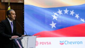 Piloto de exministro de Petróleo de Venezuela se declara culpable de violar sanciones de EEUU