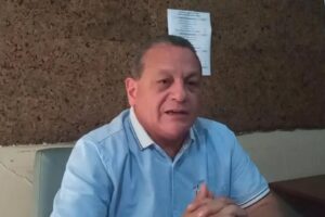 Precandidato Francisco Humbria declina y apoya Luis Eduardo Martínez