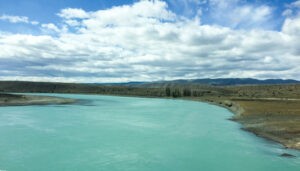 Pueblos originarios piden transición justa para último río glaciar de Argentina