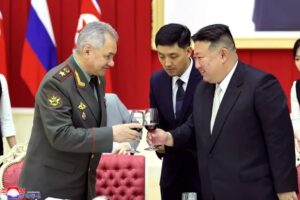 Putin envió a su ministro de Defensa a visitar a Kim Jong-un con una misión: reabastecer el arsenal ruso con armas norcoreanas - AlbertoNews