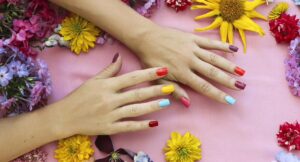 Qué color en las uñas atrae el dinero y la buena fortuna, según el Feng Shui