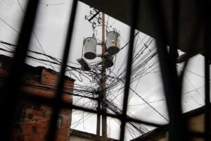 Reportan al menos tres bajones de luz en Caracas y 14 estados