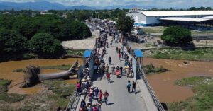 República Dominicana anuncia que cerrará su frontera con Haití