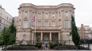 Cuba dice que bombas molotov lanzadas a embajada en EEUU fueron un “ataque terrorista”