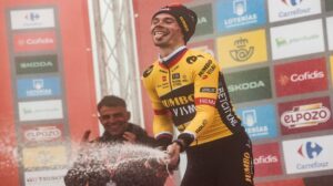 Roglic se apuntó a la leyenda del Angliru en la Vuelta a España