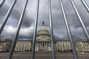 Senado de EE.UU. presenta plan bipartidista para evitar el cierre del Gobierno