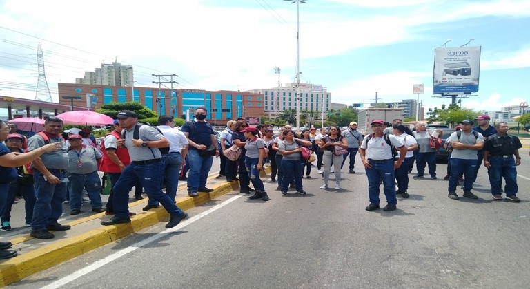 Protesta de trabajadores de Unicasa en Lechería, Anzoátegui
