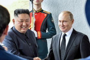 Un nuevo frente unido entre Putin y Kim Jong-un: armas a cambio de comida y divisas