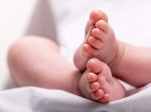 Una bebé falleció tras haber sido olvidada dentro del carro de su padre en Portugal - AlbertoNews