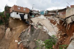 Varias viviendas del barrio San Blas de Petare fueron afectadas por las lluvias (+Fotos +Videos)
