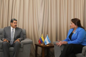 Venezuela revisa cooperación con Honduras y Dominica