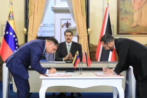 Venezuela y Trinidad firman acuerdo para explotar gas en Campo Dragón