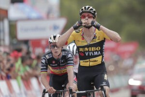 Vuelta a Espaa: El Jumbo manda en la Vuelta: Roglic gana en Xorret de Cat y Kuss toma el liderato