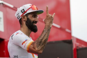 Vuelta a Espaa: Soupe da el gran golpe en Oliva: "No pensaba que a mi edad fuera posible ganar en una grande"