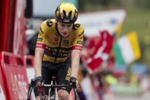 Vuelta a Espaa: Vingegaard gana en Bejes para el drama de Van Hooydonck y se acerca al liderato de la Vuelta