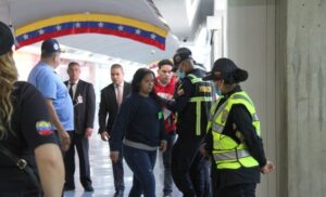 124 ciudadanos deportados por EEUU llegan a Venezuela en un tercer vuelo en menos de un mes