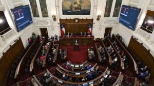 3 razones que explican por qué el proceso constituyente está nuevamente contra las cuerdas en Chile (y las normas más polémicas que están detrás)