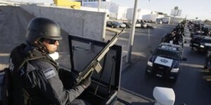 Al menos trece policías muertos en un ataque armado en México