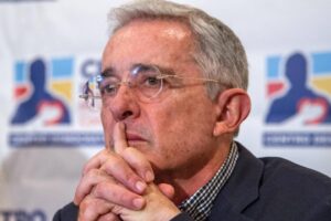 Álvaro Uribe informa que será llamado a juicio por manipulación de testigos: "El proceso empezó con vicios" - AlbertoNews