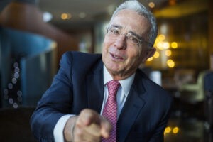 Álvaro Uribe, primer ex presidente colombiano que irá a juicio