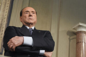 Aparece un nuevo testamento de Berlusconi firmado en Colombia que cambiara el reparto de bienes de su herencia