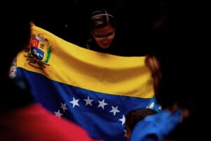 Apenas 45% de mujeres jóvenes venezolanas encuestadas piensa votar en los comicios presidenciales