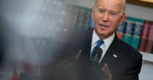 Biden felicita a la premio Nobel de la Paz y pide a Irán su liberación "inmediata"