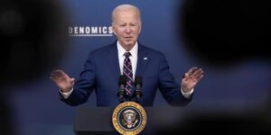Biden vuelve a pedir a los republicanos que prohíban las armas de asalto tras la última matanza de Maine