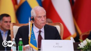Borrell pide a China que aclare que "no es aliado de Rusia" – DW – 13/10/2023