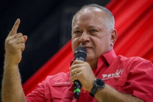 Cabello advierte que quien no actúe con "disciplina" quedará fuera de las Uppaz