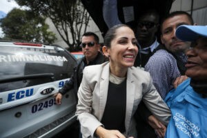 Candidata correísta Luisa González llama a los ecuatorianos a votar "con memoria" - AlbertoNews