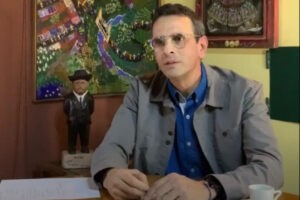 Capriles anuncia su retiro de la primaria opositora y utiliza como argumento su inhabilitación (+Video)