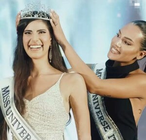 La 19a edición de Miss Universe Italia se llevó a cabo este domingo 8 de octubre de 2023 en Lo Smeraldo Ricevimento di Lusso, Puglia, Italia.